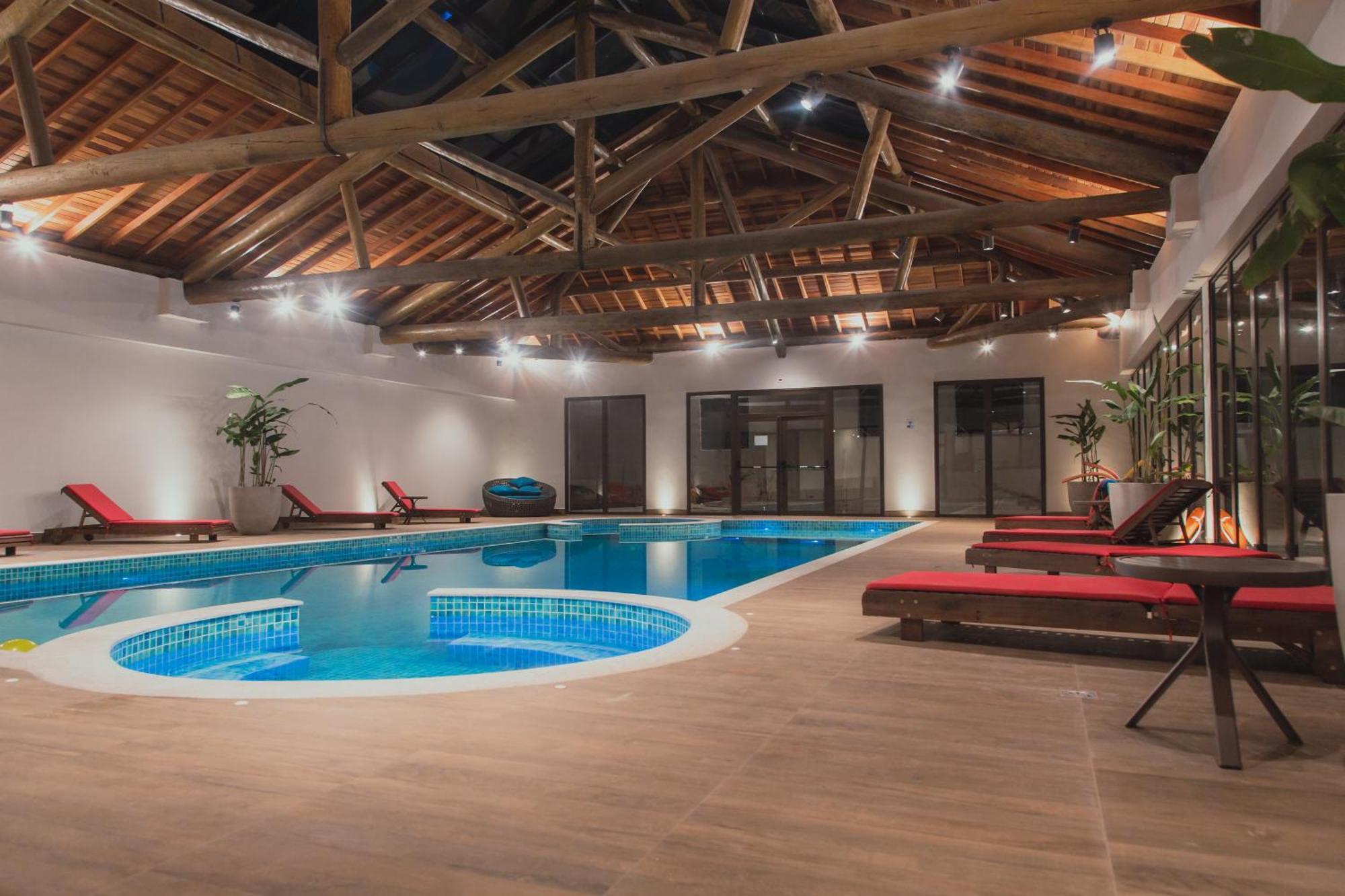 Hotel Chales Capitanias Агуас-ди-Линдоя Экстерьер фото